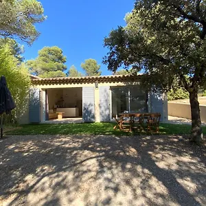 https://maison-au-calme-au-pied-du-luberon.fr-provencehotel.com