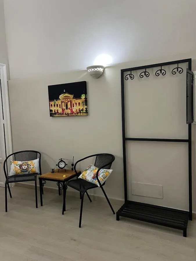 Gdm Central Apartment Palermo Italy